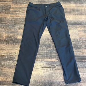Men’s Lululemon Black ABC Classic 5 Pocket Technical pants. size 32